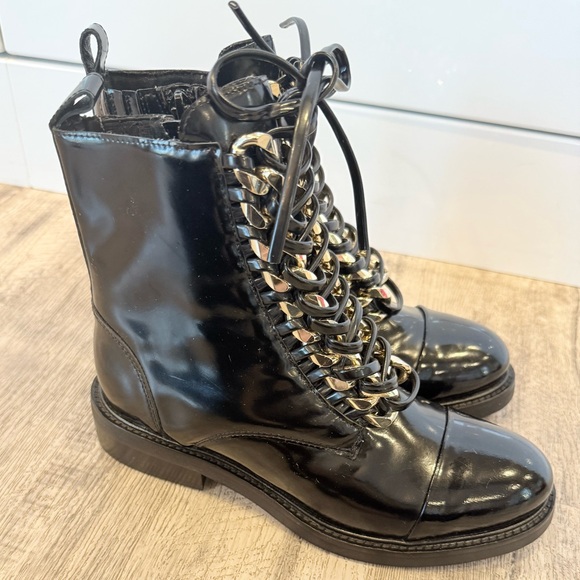 Jeffrey Campbell Leather Shiny Black and Gold Chain Boots NEW - Picture 6 of 14